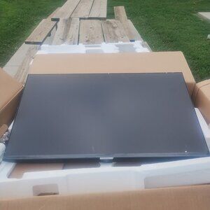 32" Samsung QHD S6 Monitor 4 parts